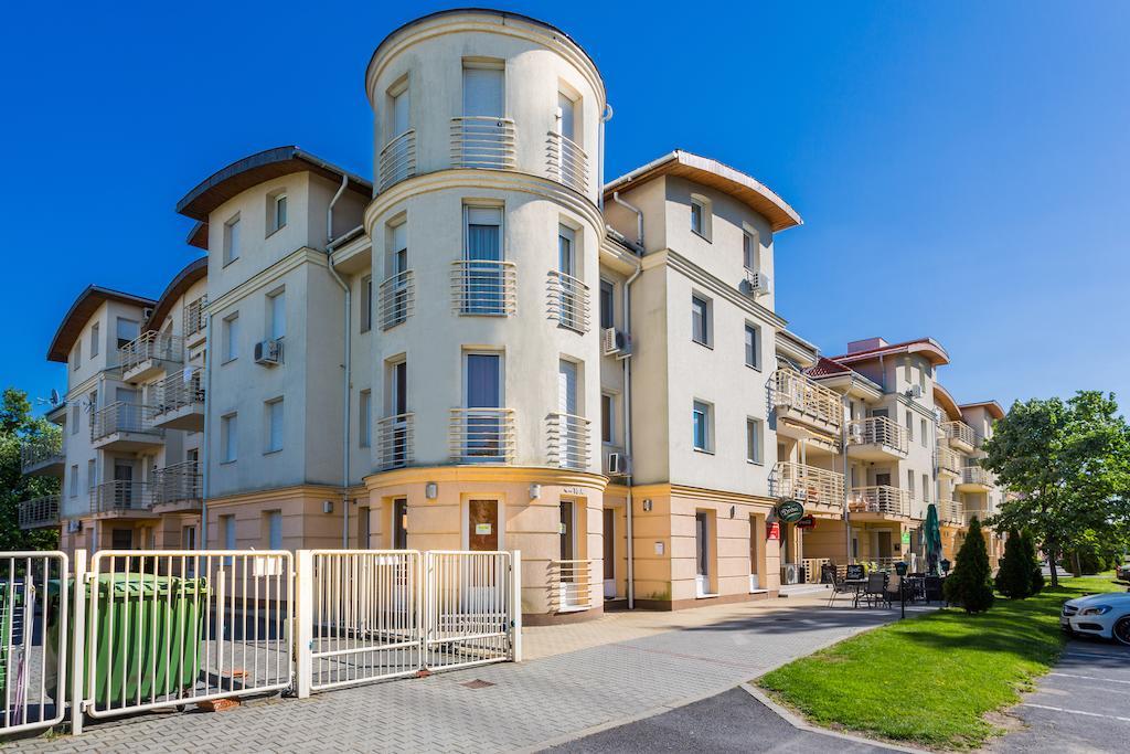Aqua Wellness Apartments Хайдусобосло Экстерьер фото